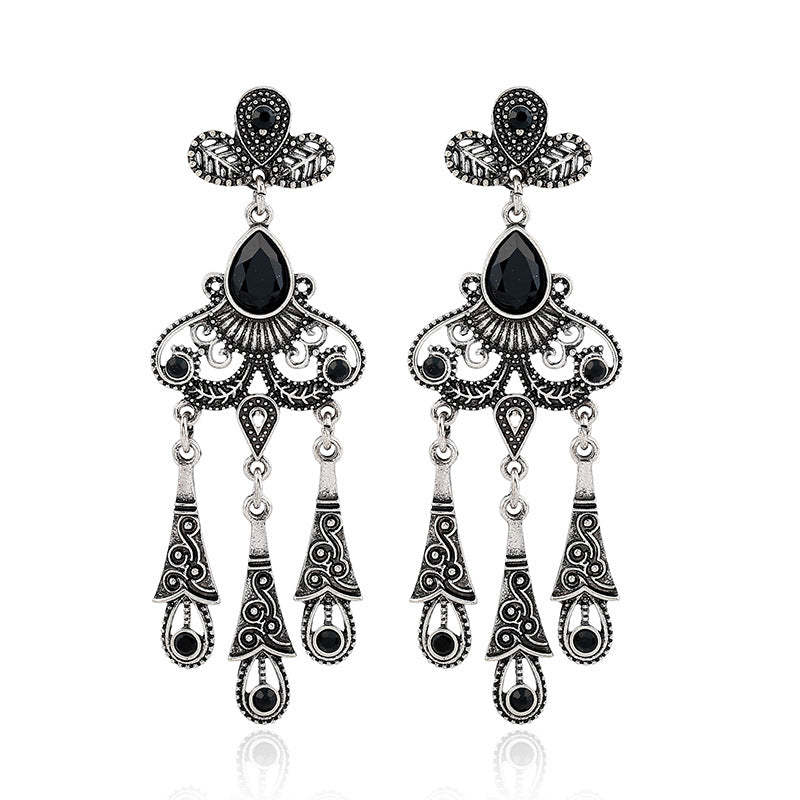 Wholesale Vintage Hollowed Out Leaf Alloy Earrings